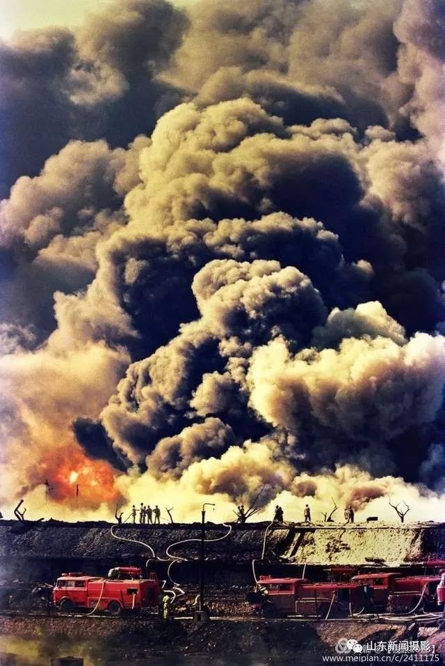 永不忘却30年前的今天黄岛油库惊天爆炸19位勇士葬身火海