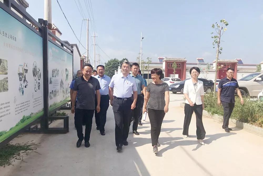 张建军到陌南镇指导脱贫攻坚和产业扶贫工作