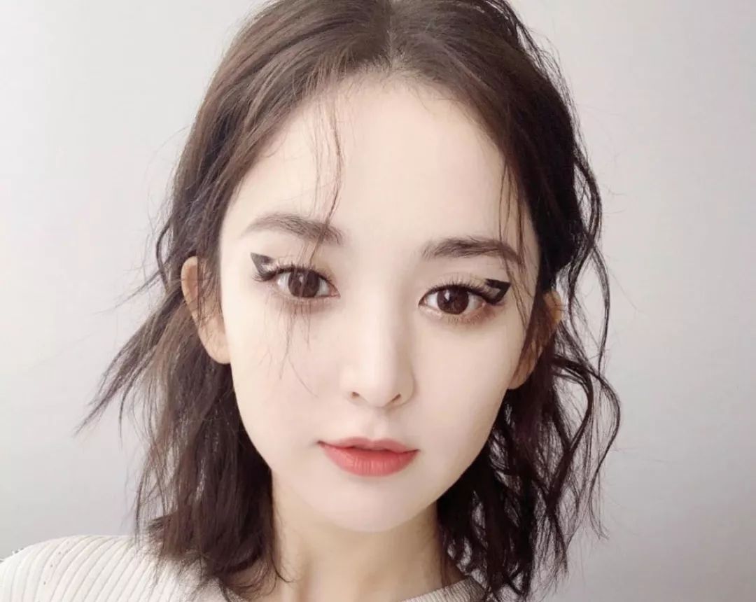 画好这个猫眼妆气场也能两米八