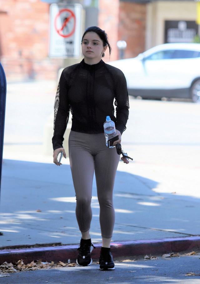 女星阿芮尔温特现身洛杉矶街头她的气质很可爱