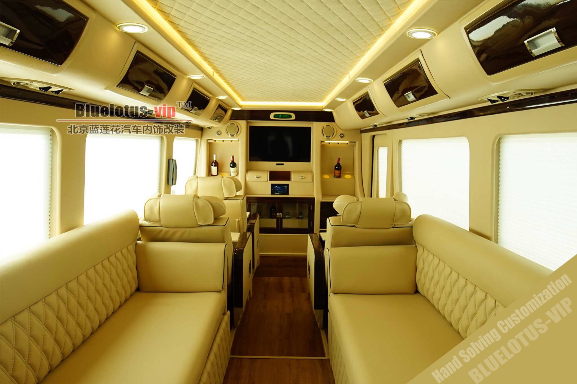 丰田考斯特改装房车办公车图片案例