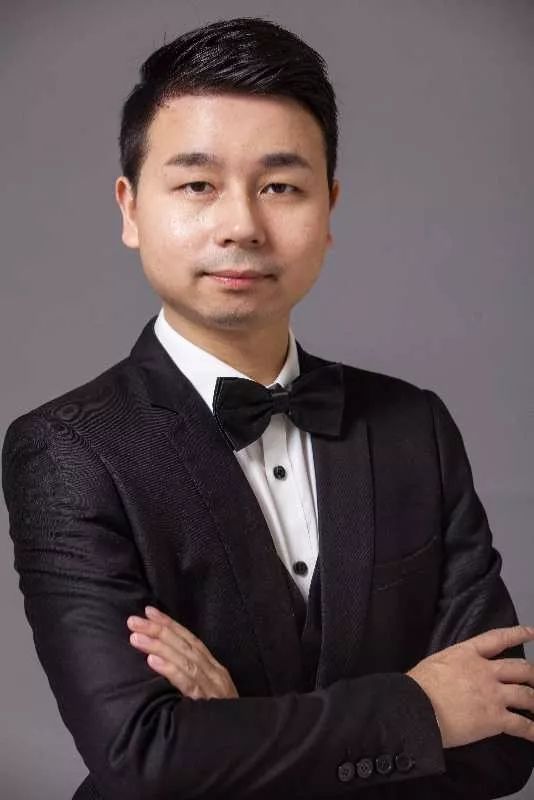 严亮 湃互动传媒ceo 钛铂新媒体(股票代码:838835)副总裁 抖音第一