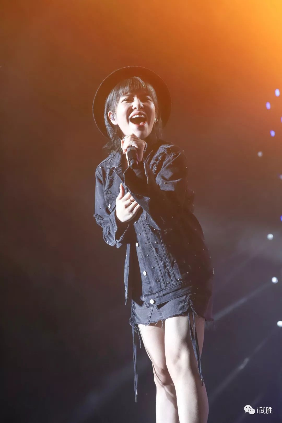 贝贝—歌曲《wake up》《勇敢的心》高至霆 徐晓璐—歌舞《风吹麦浪》