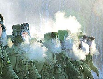 就比如我们冬天呼出的气体会形成一团白气一样,就是因为我们体内排出