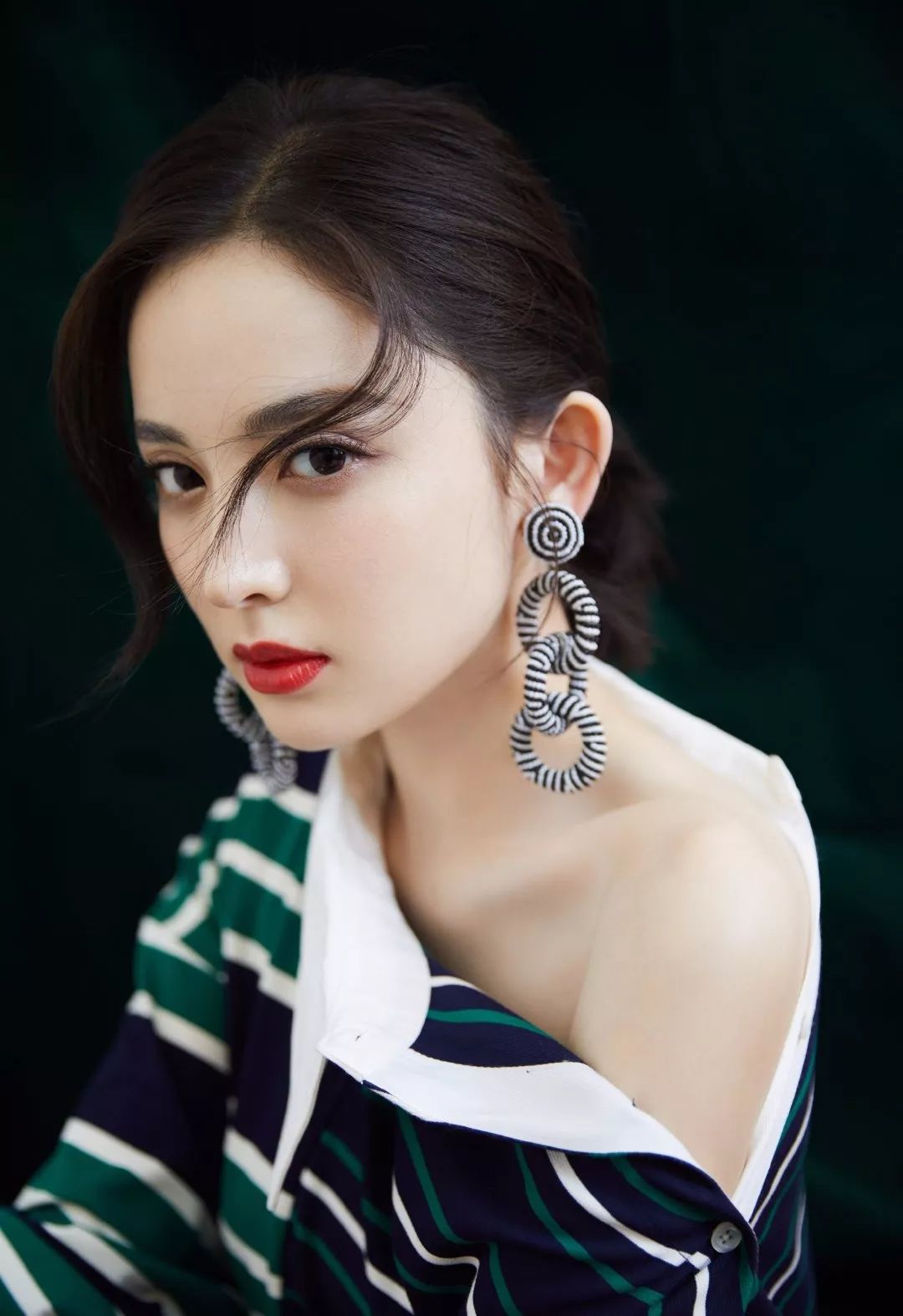 5分钟拥有减龄少女线比精灵耳骨夹还关键!