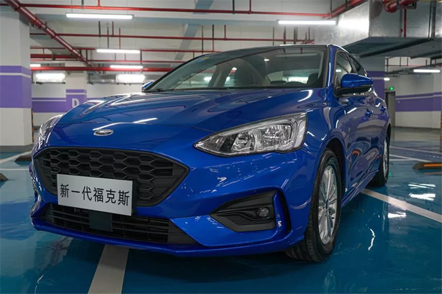 试驾新一代福克斯2020款操控与舒适兼备的小钢炮