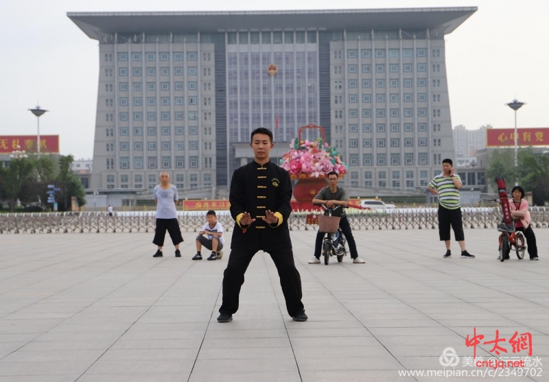 互动活动,图为陈式太极拳第十二代传人,林州市陈照森太极拳研究会会长