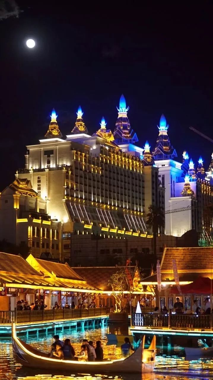 玩好玩累了再大餐一顿简直美翻酒店二楼帕雅海鲜自助海鲜升级,壕气