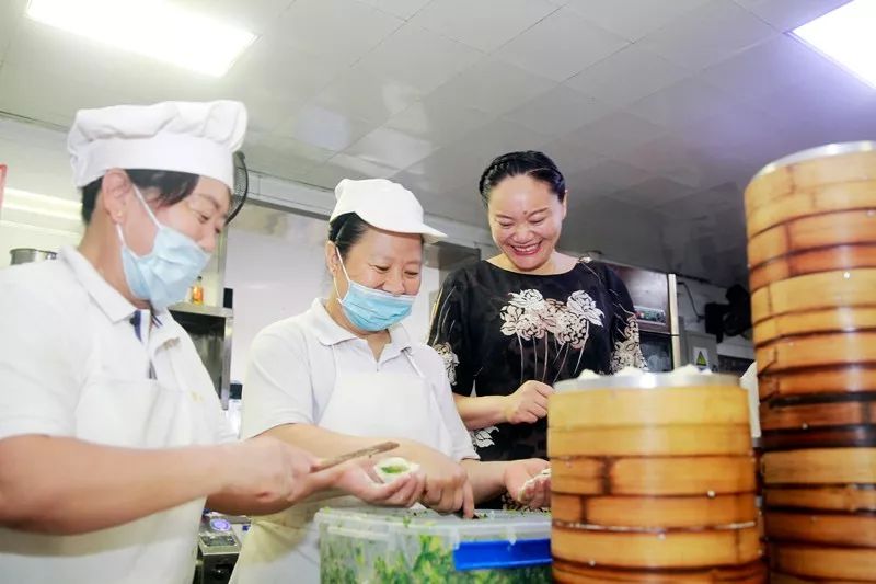 她芳华中华面点王创始人郑国华的创业之路