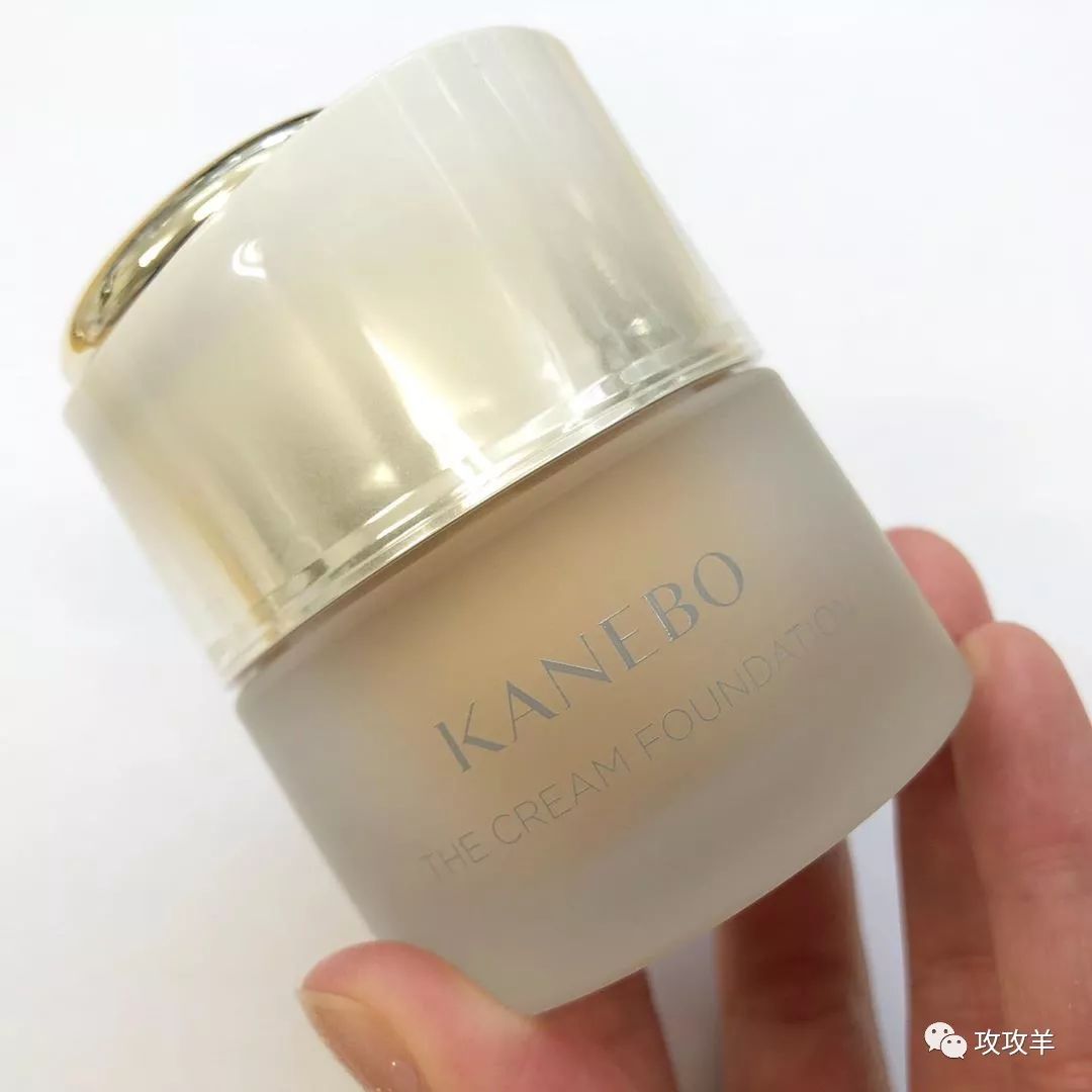 新妆前护肤类新品,11月发行与amanda shadforth的联名限定fresh day