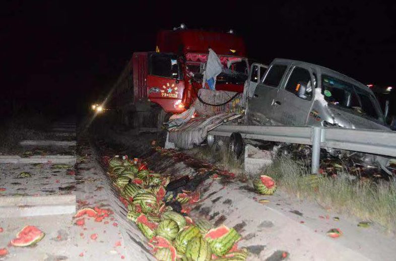 8月11日凌晨1时10分左右,在中卫市中宁县鸣沙与白马乡之间的滚泉坡