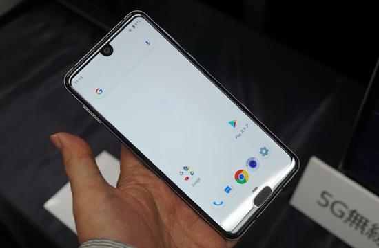 夏普aquosr3台版本月发布上水滴下刘海