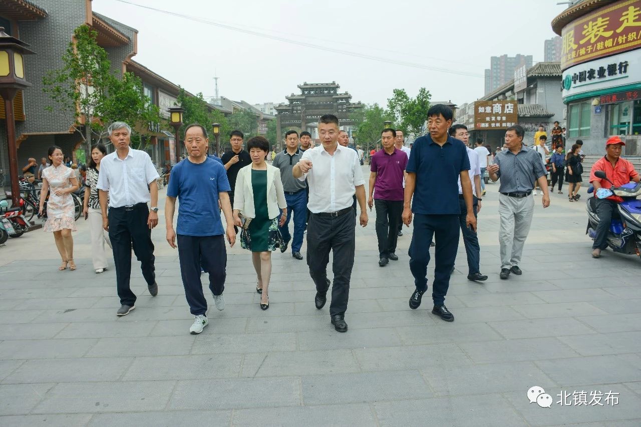 8月9日,北镇市委书记刘鑫调研"创卫"工作,市领导李雅亮,傅仲伟,杨红杰