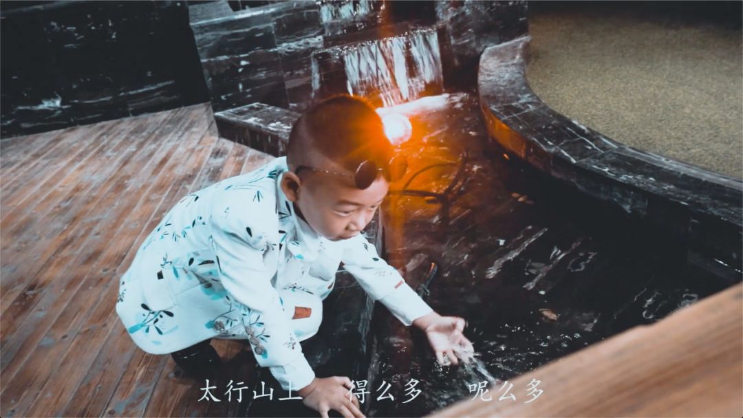 晋城(城区,泽州)话代表王子涵6周岁现就读于凤鸣幼儿园mv演唱加演出