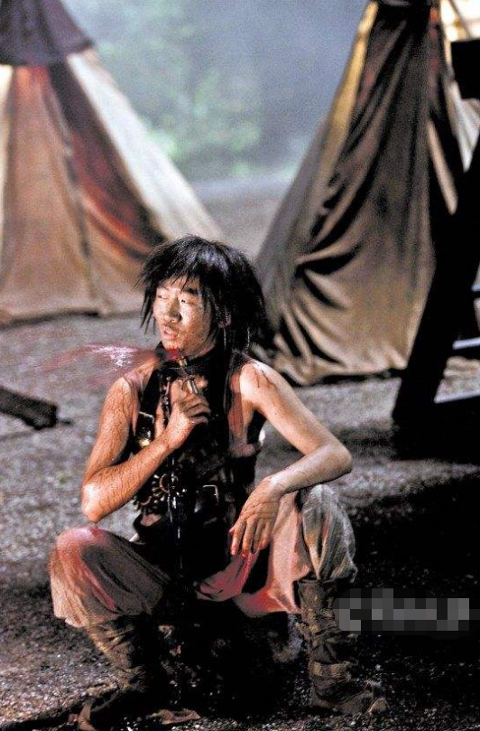 这个"怪物"就是杨迪,于是他出演了《西游降魔篇》,与大明星合作.