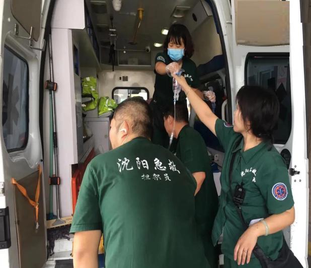 沈阳120风雨中疾驰急救于分秒