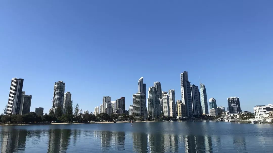 以国际化视野思考教育未来