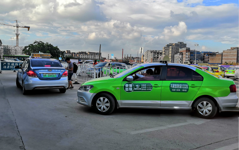 原创广西贵港打车难打车乱成为常态滴滴司机取消订单加钱就接你