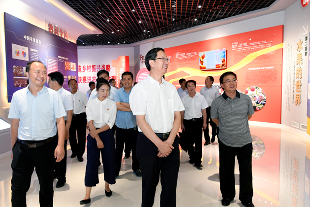 日前,县委书记张宏志,副县长黄山石带领我县考察团赴稷山县,万荣县,就