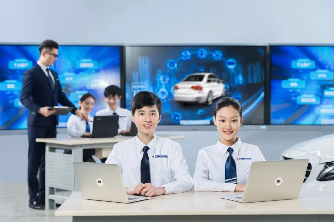 想学汽修去店里学还是去学校学