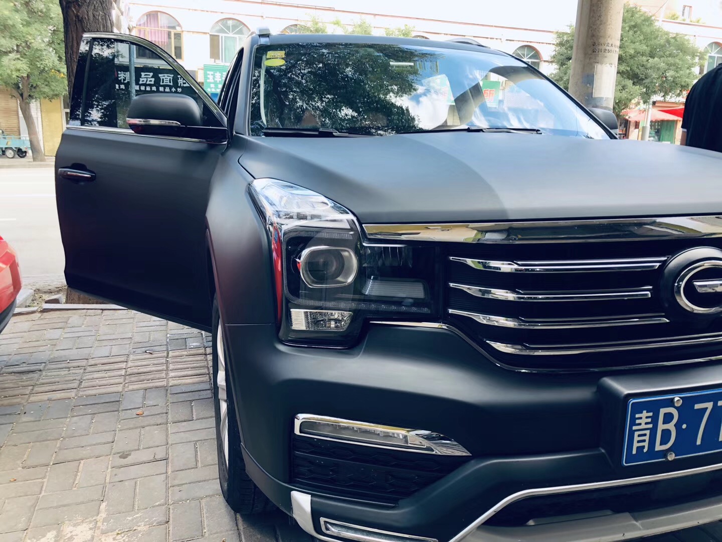 气度不凡 目光如炬 传祺gs8黑化后更惹眼