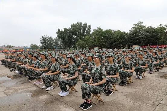 承红色基因扬钢铁精神记北京市育英学校高一年级军训开营