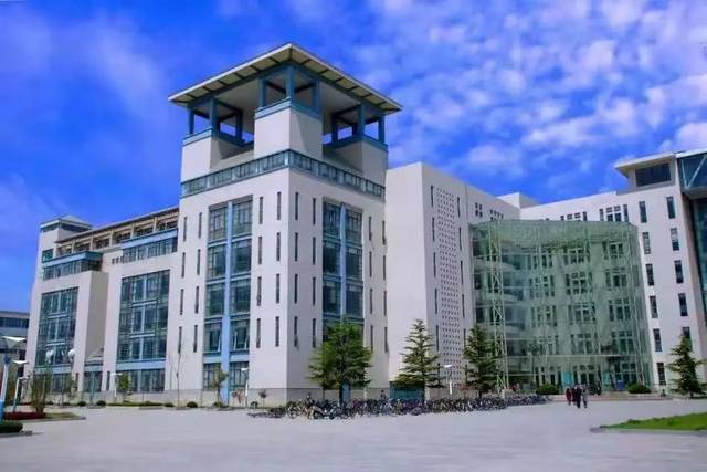 逸夫图书馆老图书馆烟大自习室以综合楼,逸夫图书馆(新图)为大本营