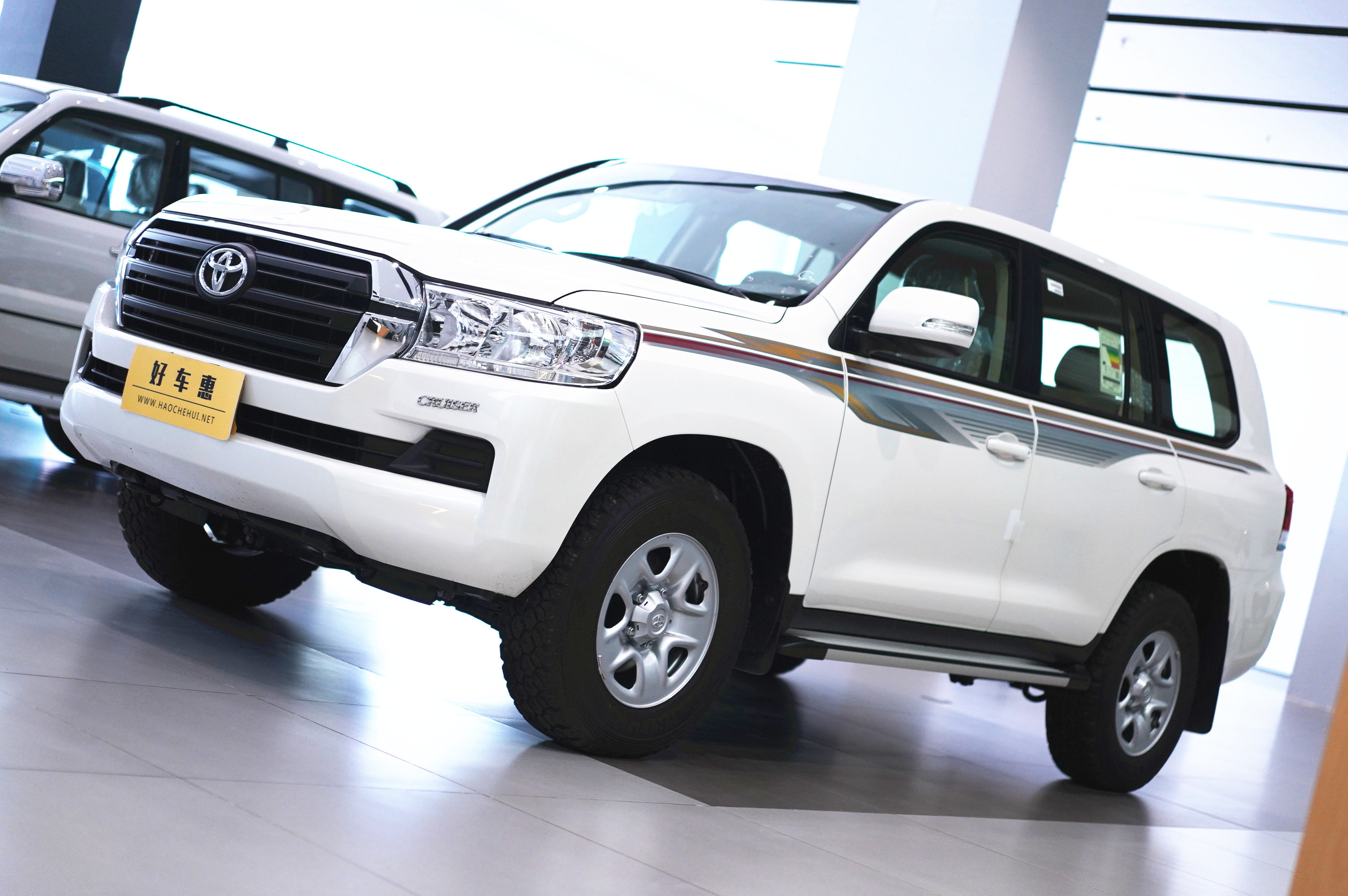 对于新款陆巡的曝光!你们对于换代后的酷路泽怎么看?