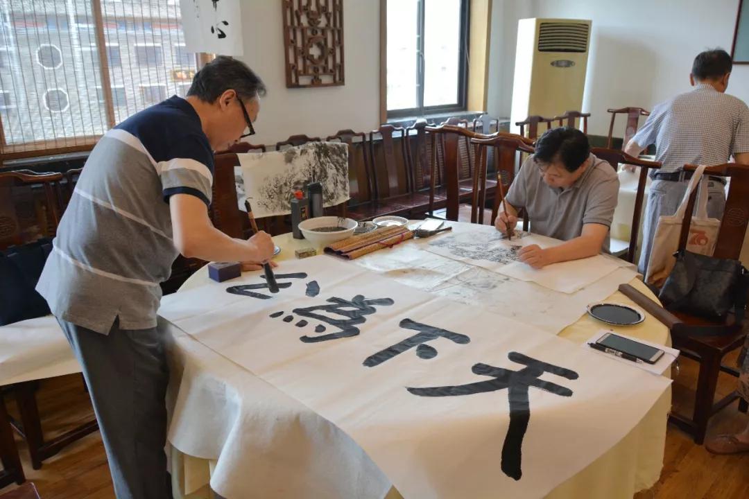 笔会现场笔会现场笔会现场翰墨飘香,高学年,董景波,方大开等10余位