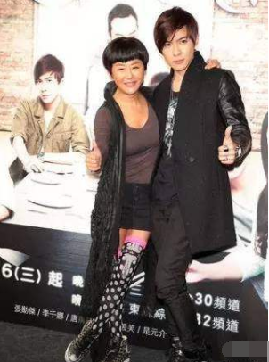 多次和不同干儿子传绯闻,露骨语言让人受不了_蓝心湄