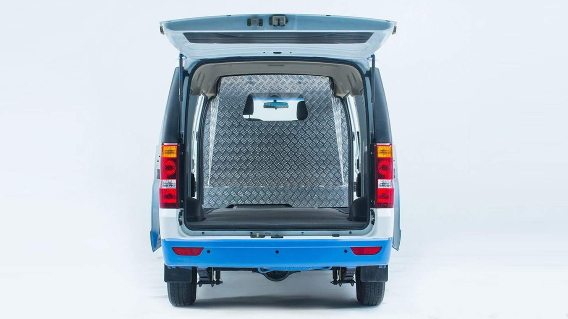 深圳纯电动汽车比传统油车更环保更经济国家大力支持新能源汽车