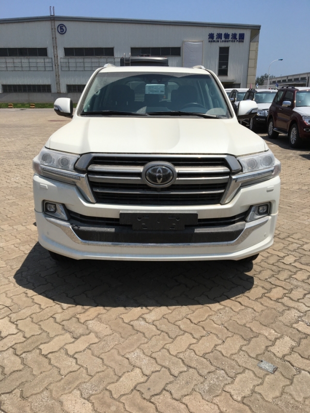 空间够大够舒适动力狂野v8越野丰田酷路泽5700