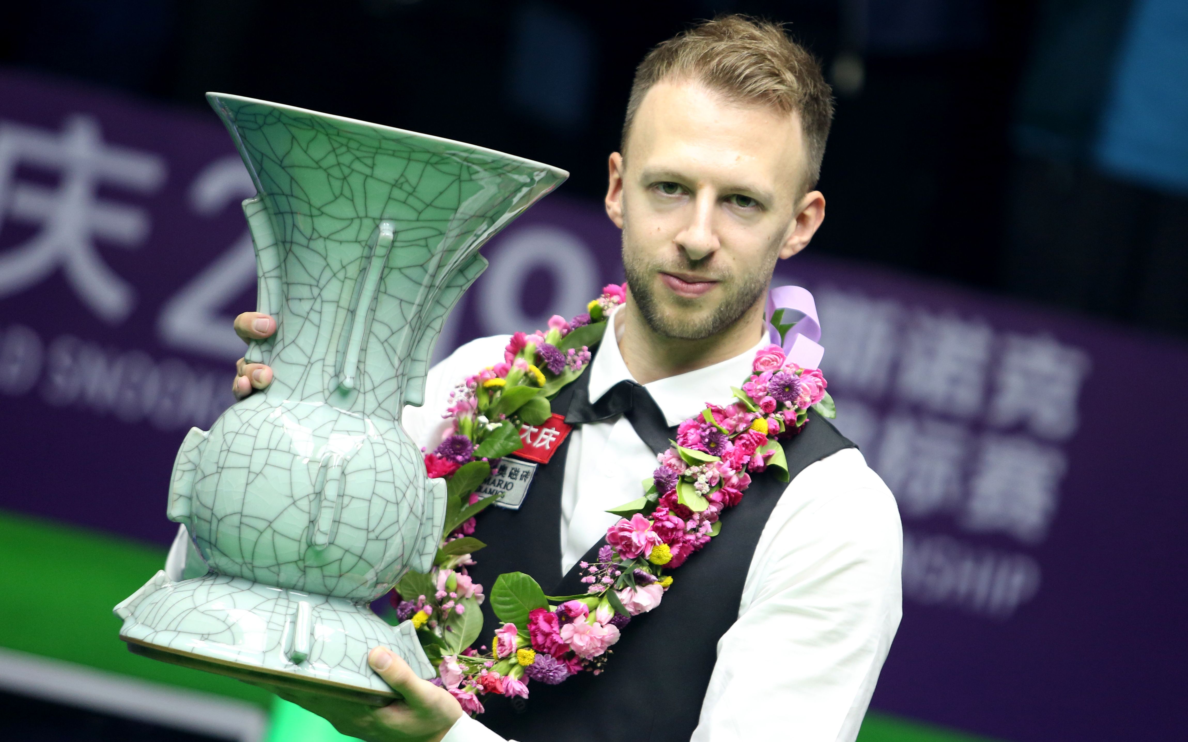 体育晨报:特鲁姆普捧杯,纳达尔首次卫冕硬地赛