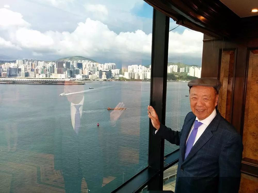 成为了仅次于李嘉诚的亚洲第二富豪!_吕志和