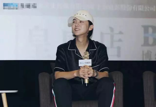 鹿晗高烧39度穿“睡衣”受采访，坦言《上海堡垒》最困难的是文戏