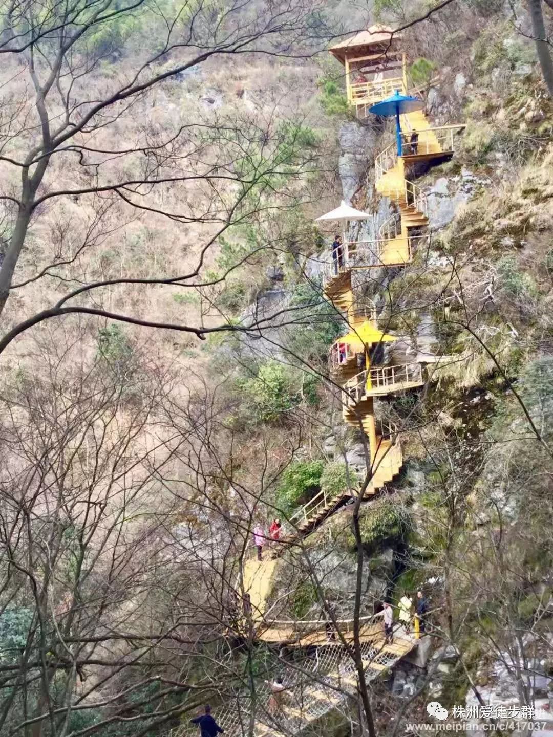 8月2122周一周二最刺激的新化粗石溯溪最美雅天湖黄金谷二日游接受