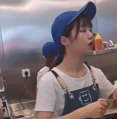 王俊凯家奶茶妹妹意外走红得知身份后粉丝不淡定了