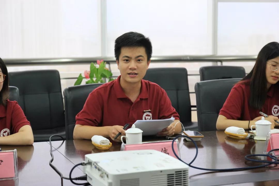 随后,慈溪挂职团团长仇伟进行了总结汇报,详细介绍了团队的挂职工作