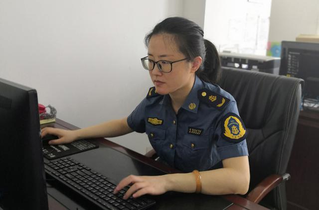 张蕊坚韧负责勇于担当的半边天