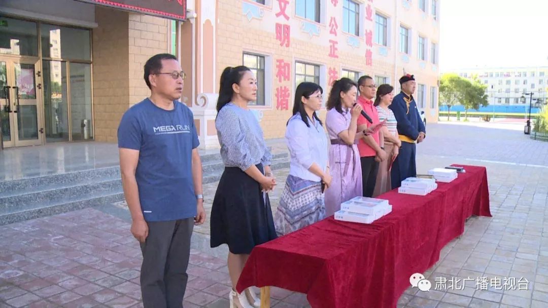 科大讯飞向肃北捐赠价值350万元教育信息化产品大礼包