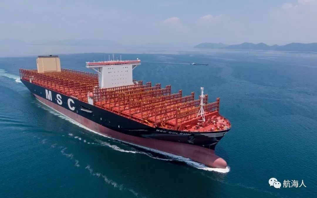 of tanjung pelepas)码头作业正在穿越苏伊士运河航安 顺畅