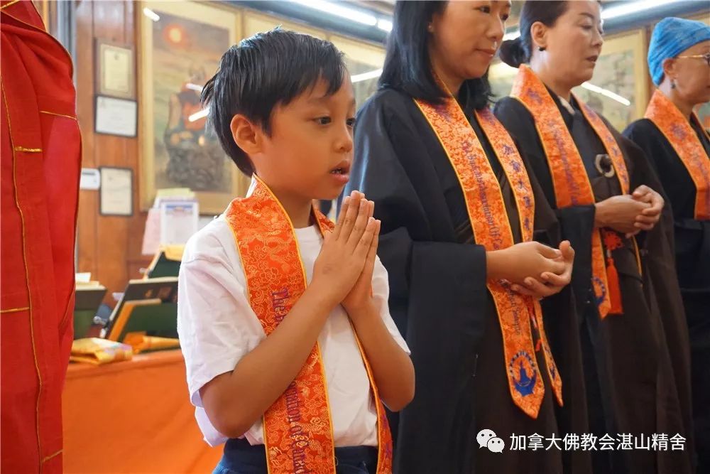 多伦多华人齐聚湛山拜忏礼佛