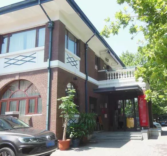游洋楼新华路226号原英商颐中烟草公司总办住所