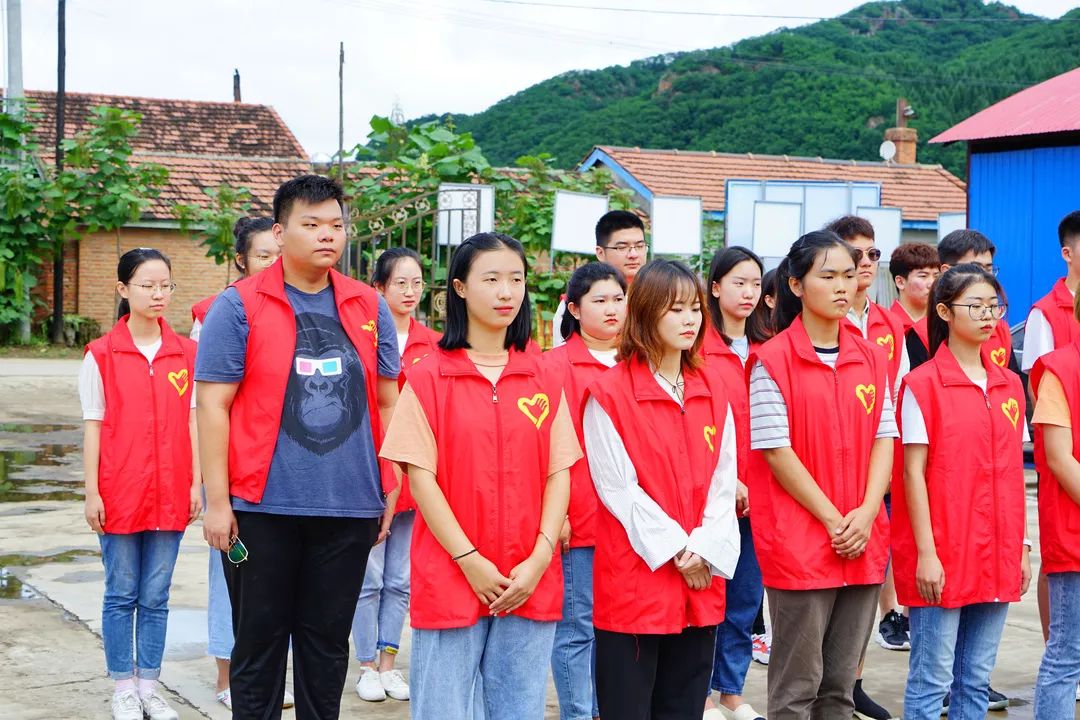 團市委組織舉辦2019暑期大學生返家鄉社會實踐關愛農村留守兒童愛心