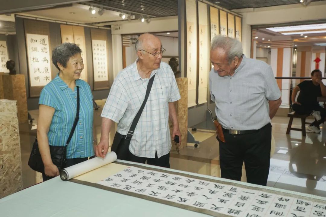 展訊楊在葆許還山田躍民趙彩雲阿雅五人藝術聯展西安開幕