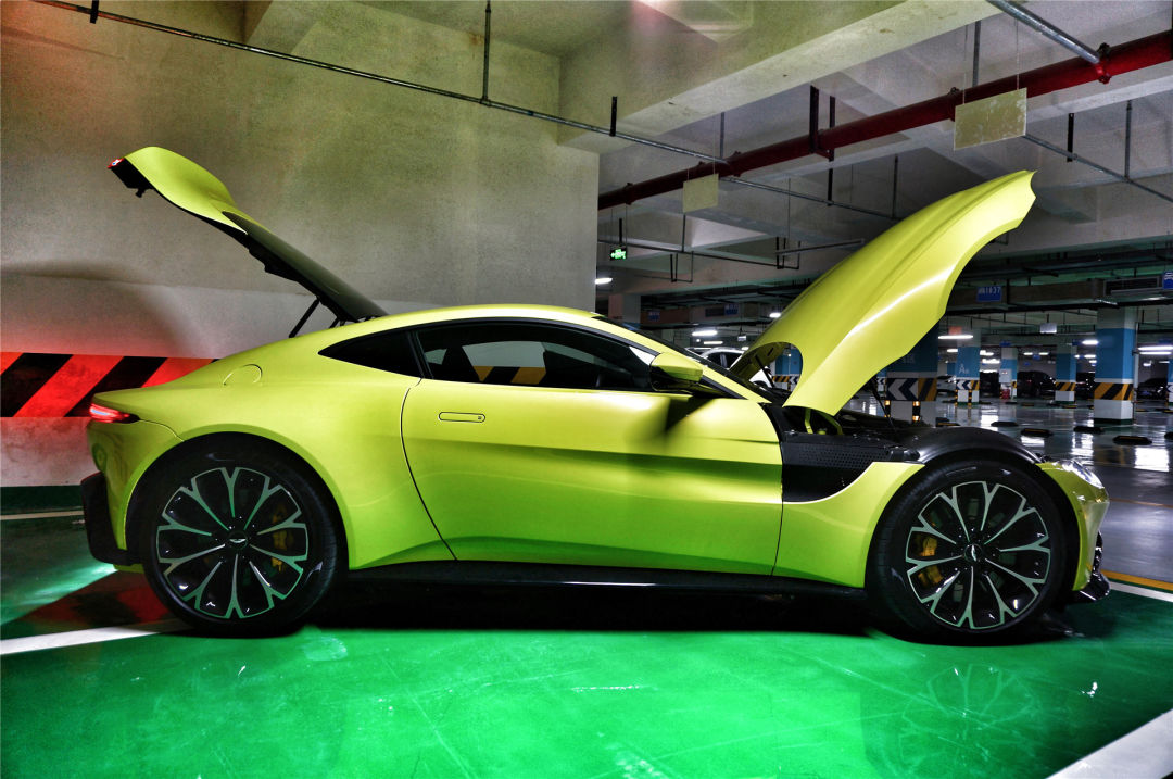 非典型阿斯顿马丁全新vantage体验