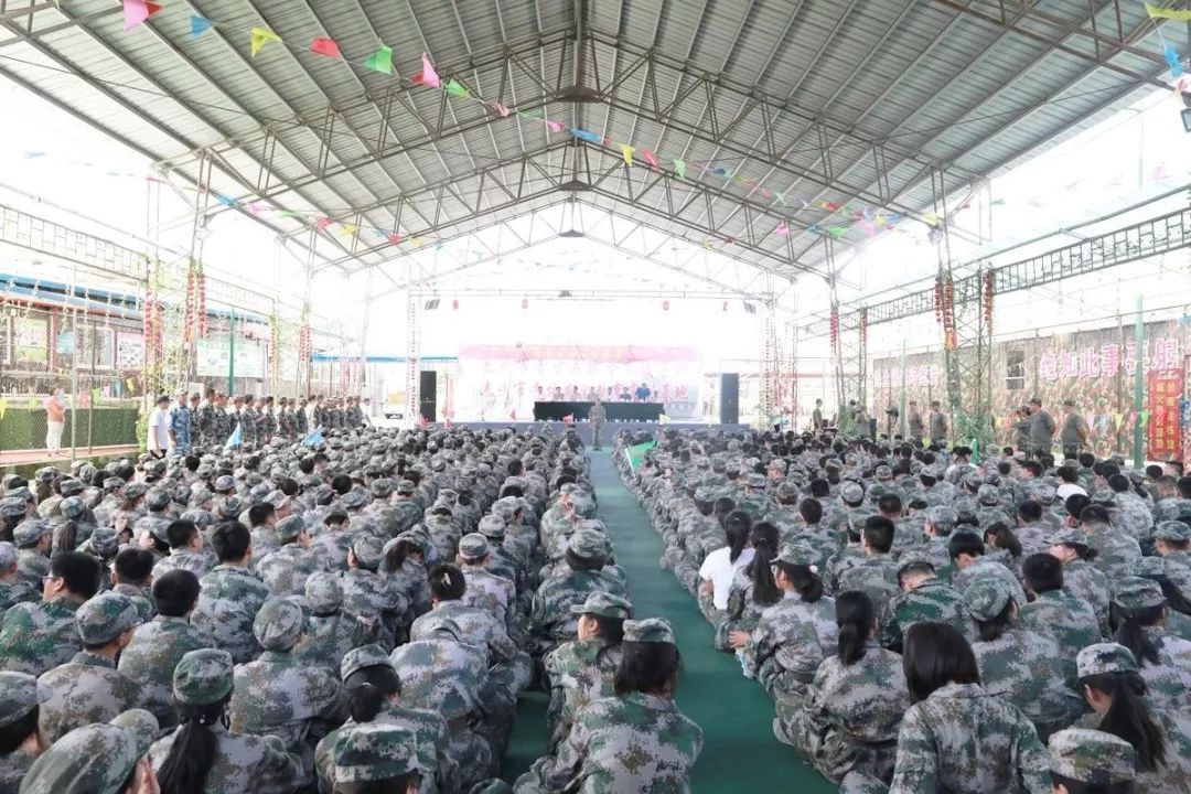 黄桥中学2019级新生小南湖综合实践活动拉开序幕