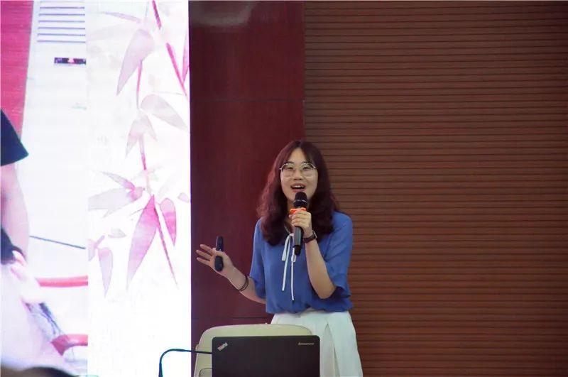 幼儿园组:13日上午,幼教科张姝老师传达了新教师培养培训方案;实验