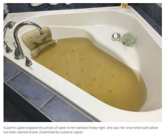 加拿大居民水龙头里竟流出屎黄色沼泽水恶臭堪比臭鸡蛋恶心哭