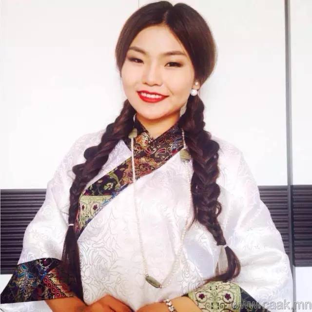 美丽的蒙古女孩漂亮的蒙古服饰